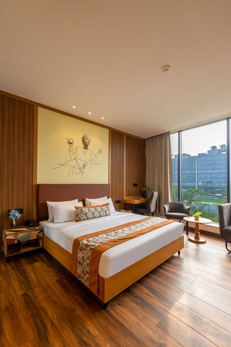 Suite Room with City View and Pool Access | Egyptian cotton sheets, premium bedding, memory foam beds, in-room safe