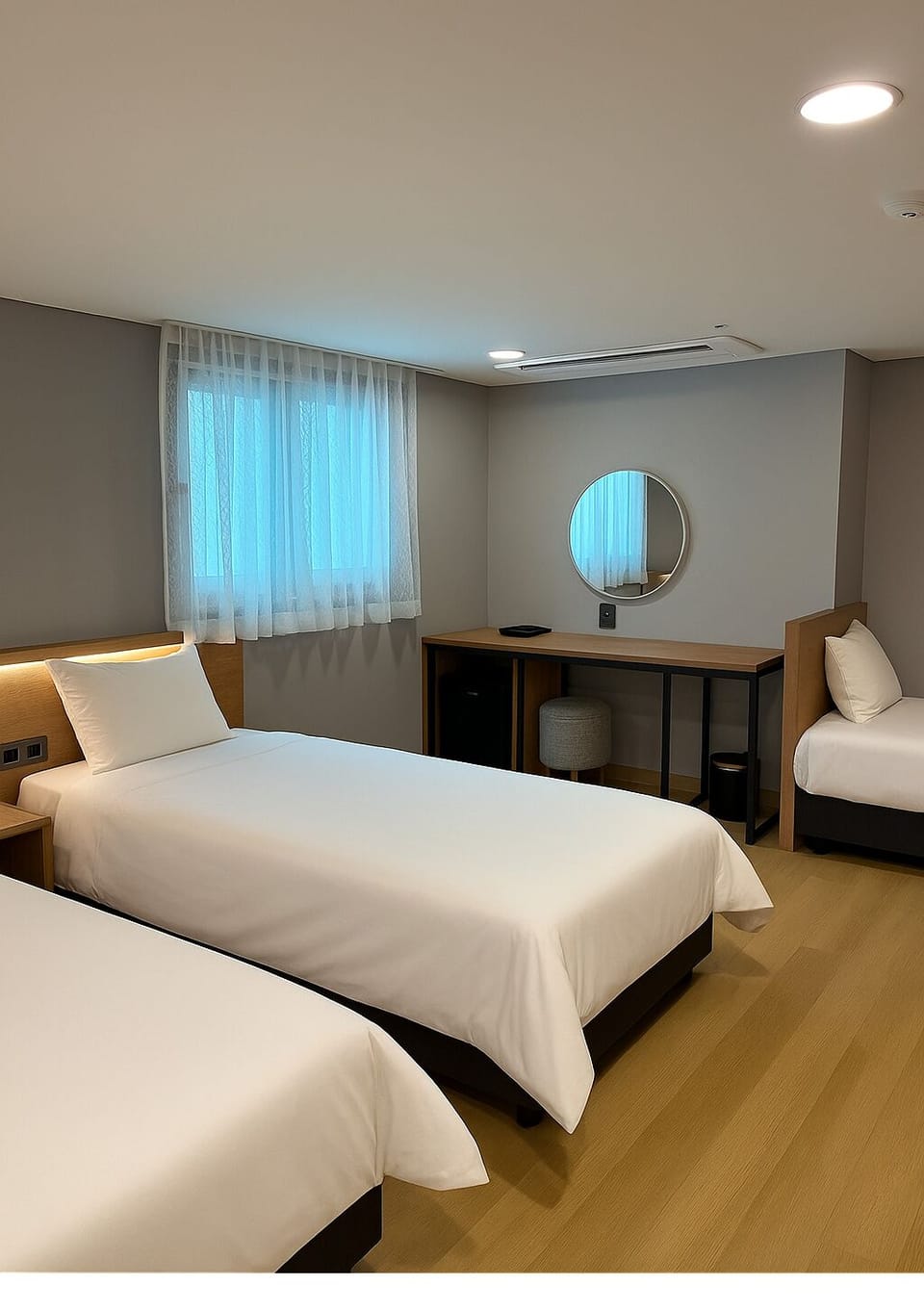 Family Room, Multiple Beds, City View | Soundproofing, free WiFi