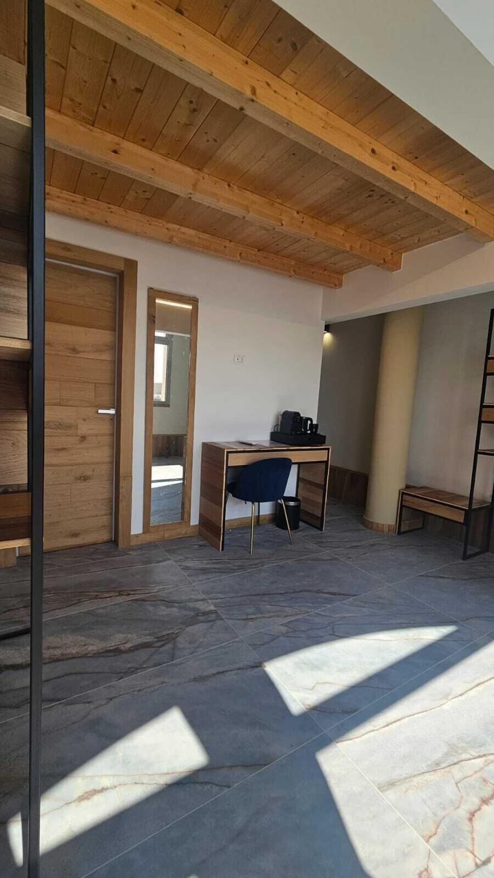 Luxury Suite, Sea View | Living area