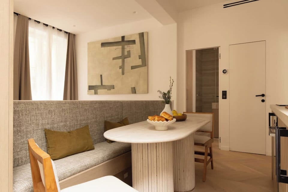 Apartment | Dining