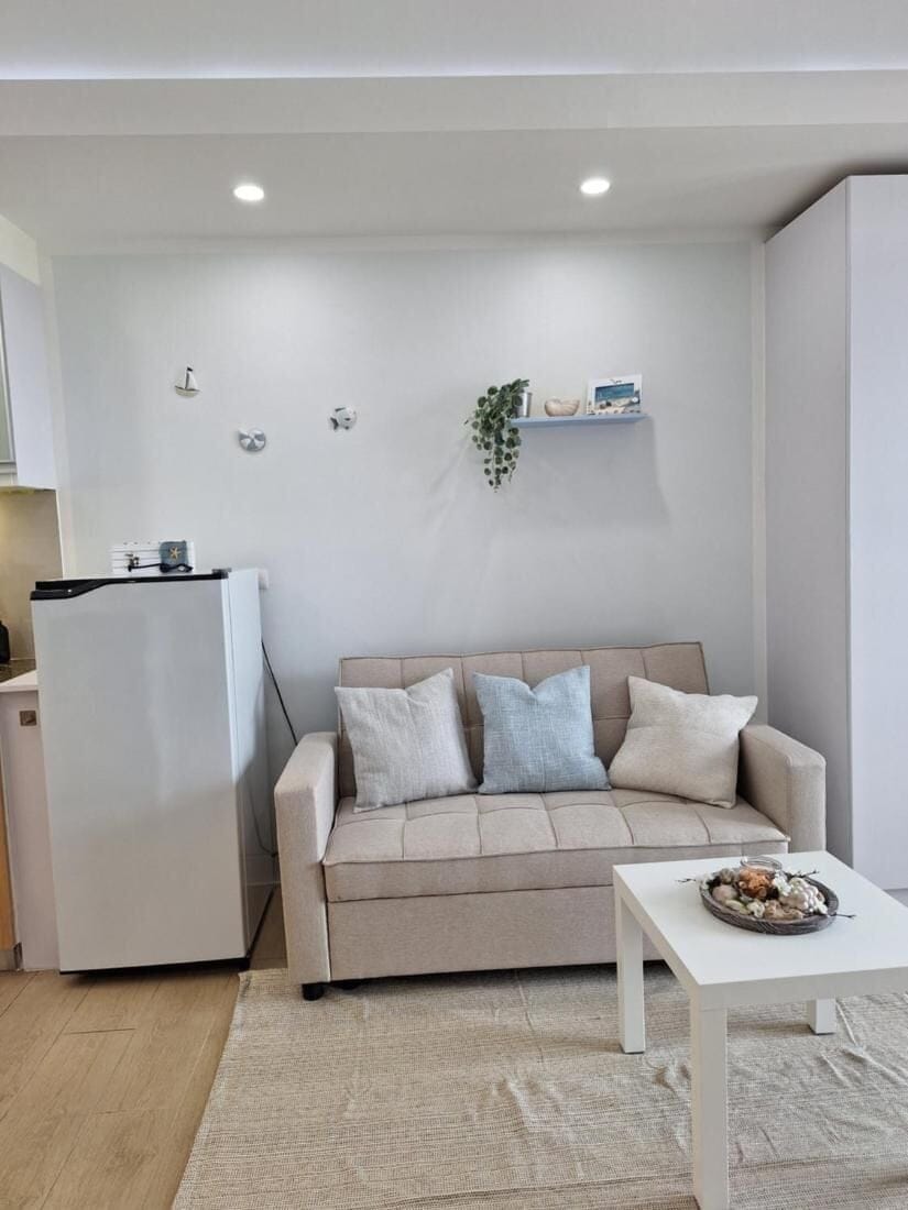 Condo, 1 Bedroom, Accessible, Balcony | Living room