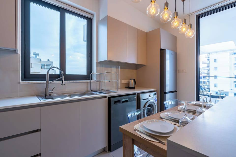 Apartment, 2 Bedrooms, Kitchen, City View | Private kitchen | Espresso maker, coffee/tea maker, full-size fridge, microwave