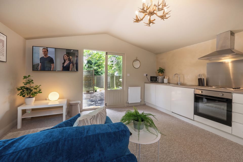 The Hideaway Lower Shockerwick Lodge House in England