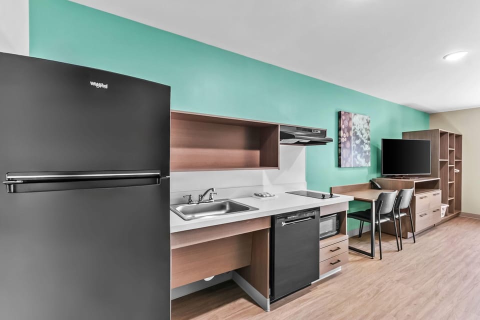 Basic Room, 2 Queen Beds, Mobility Accessible, Non Smoking (Bathtub W/grab Bars) | Premium bedding, desk, blackout drapes, free WiFi