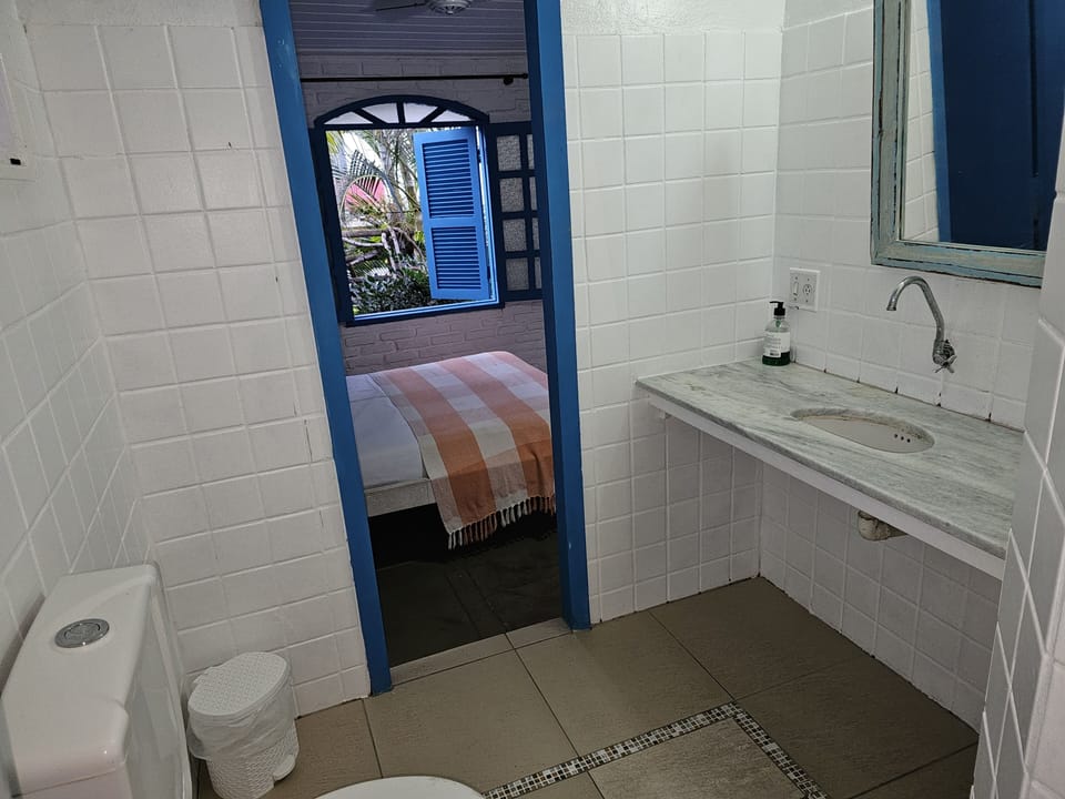 Standard Double Room | Bathroom | Towels, soap, shampoo, toilet paper
