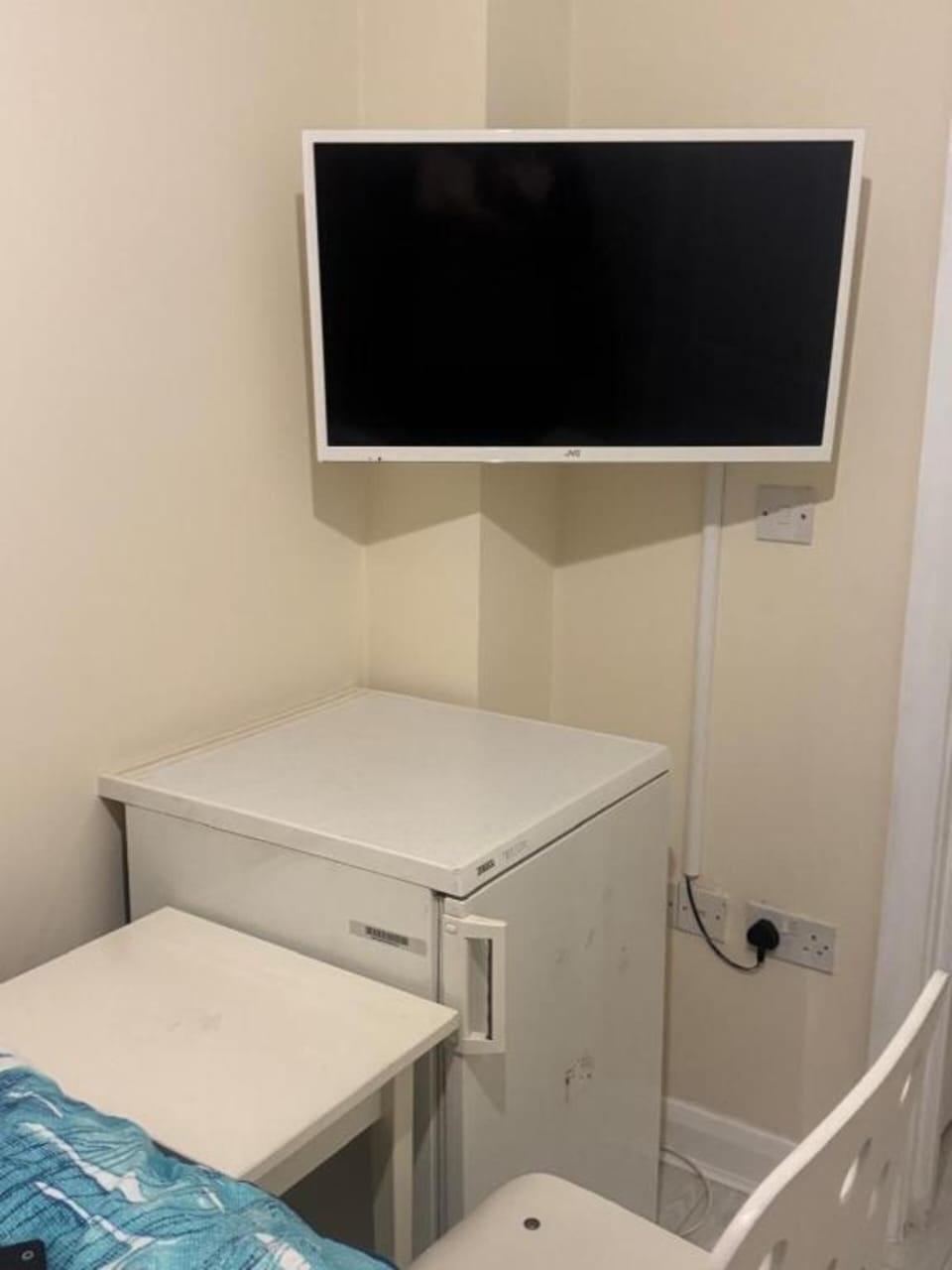 Standard Room, 1 King Bed | Desk, free WiFi