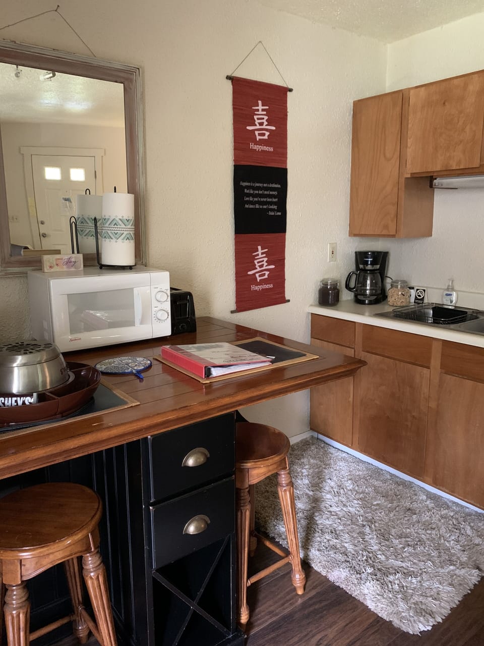 Comfort Studio Suite, Multiple Beds, Kitchenette, Garden Area | Private kitchen | Coffee/tea maker, electric kettle, toaster, cookware/dishes/utensils