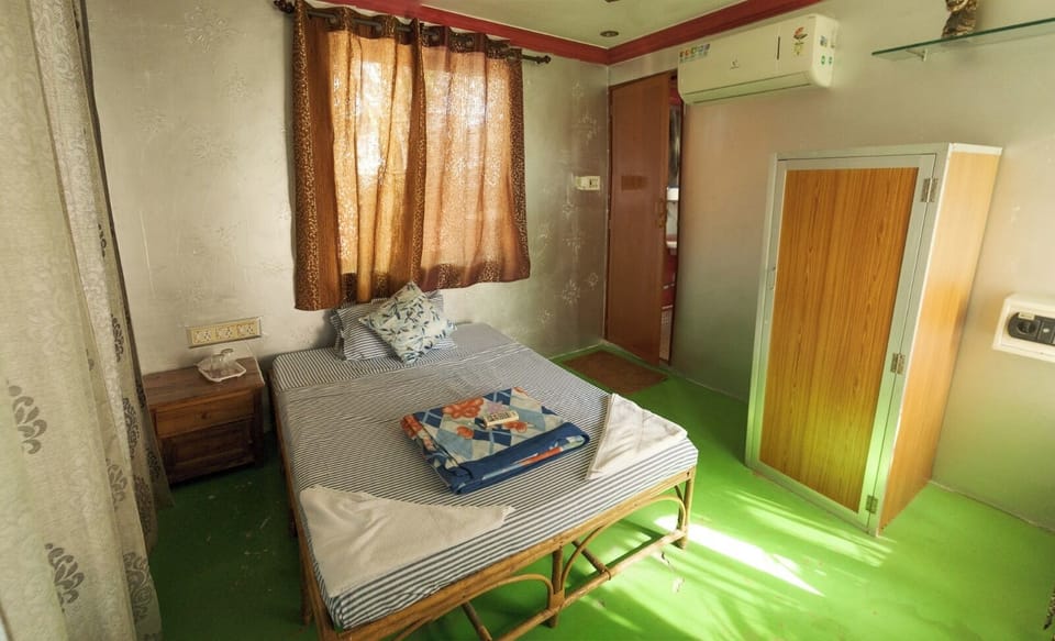 Classic Single Room | In-room safe, free WiFi