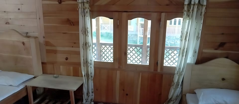 Standard Room | Desk, WiFi (free)