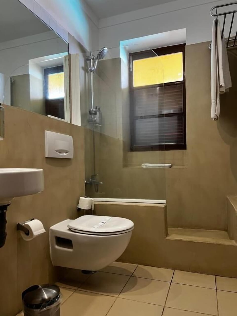 Executive Double or Twin Room, 1 Double Bed | Bathroom | Bathtub, free toiletries, towels