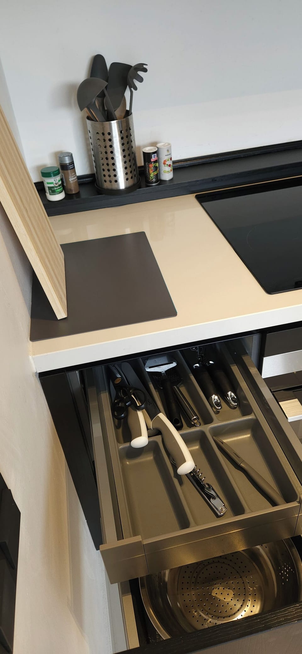 Deluxe Apartment, 2 Bedrooms, Patio, Garden View | Private kitchen | Espresso maker, coffee/tea maker, electric kettle, dining table