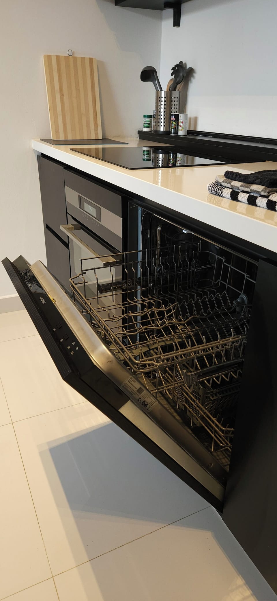 Deluxe Apartment, 2 Bedrooms, Patio, Garden View | Private kitchen | Espresso maker, coffee/tea maker, electric kettle, dining tables