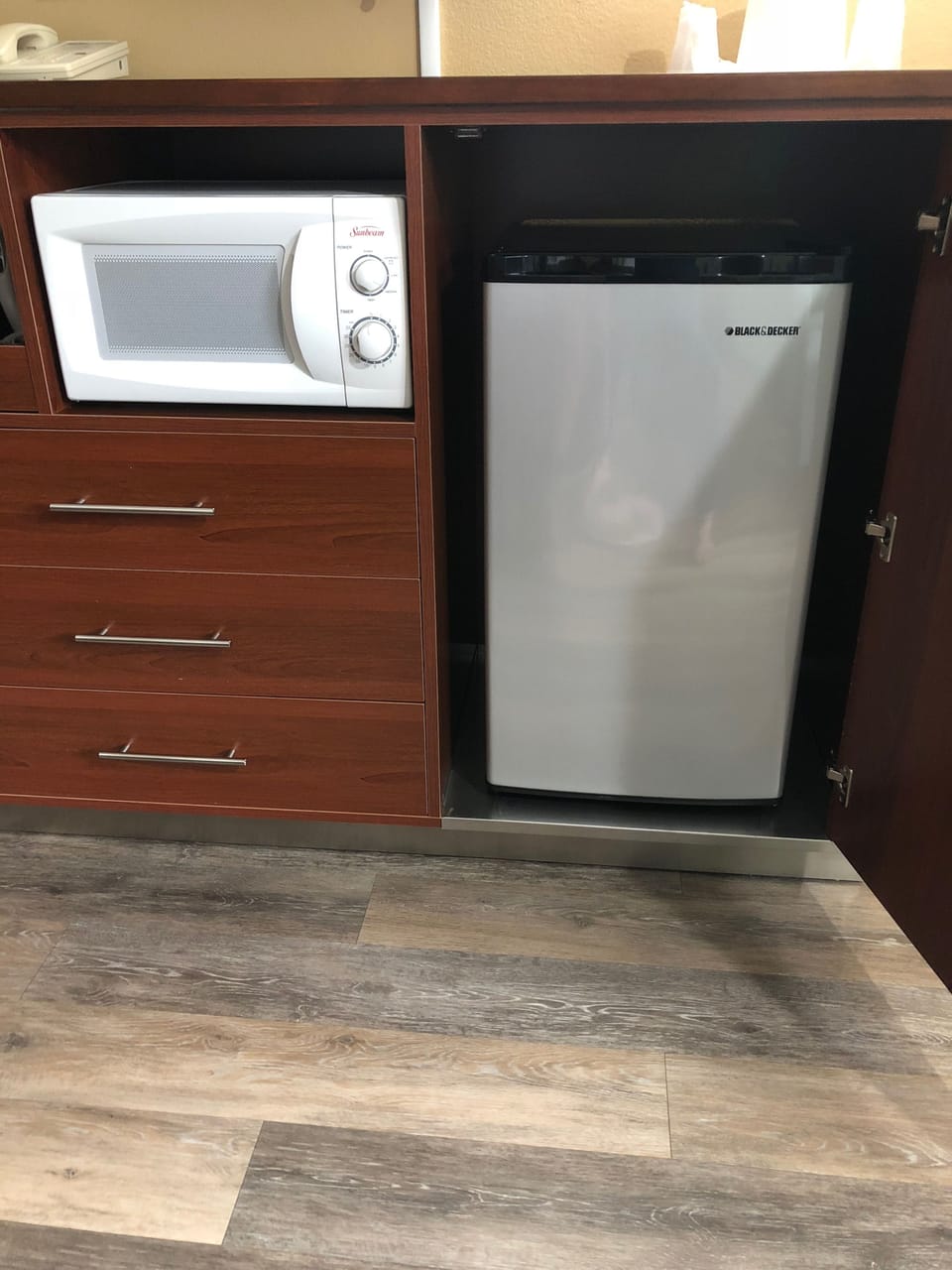 Mini-refrigerator