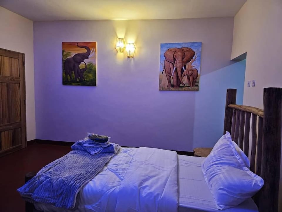 Classic Room | Premium bedding, in-room safe, laptop workspace, free WiFi