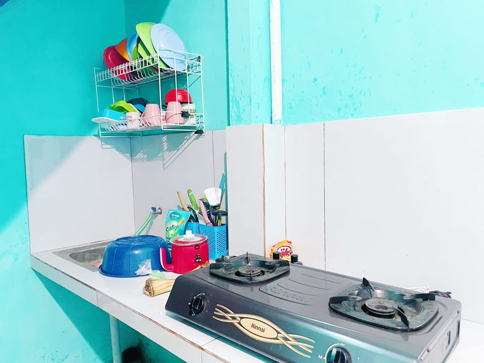 Cookware/dishes/utensils