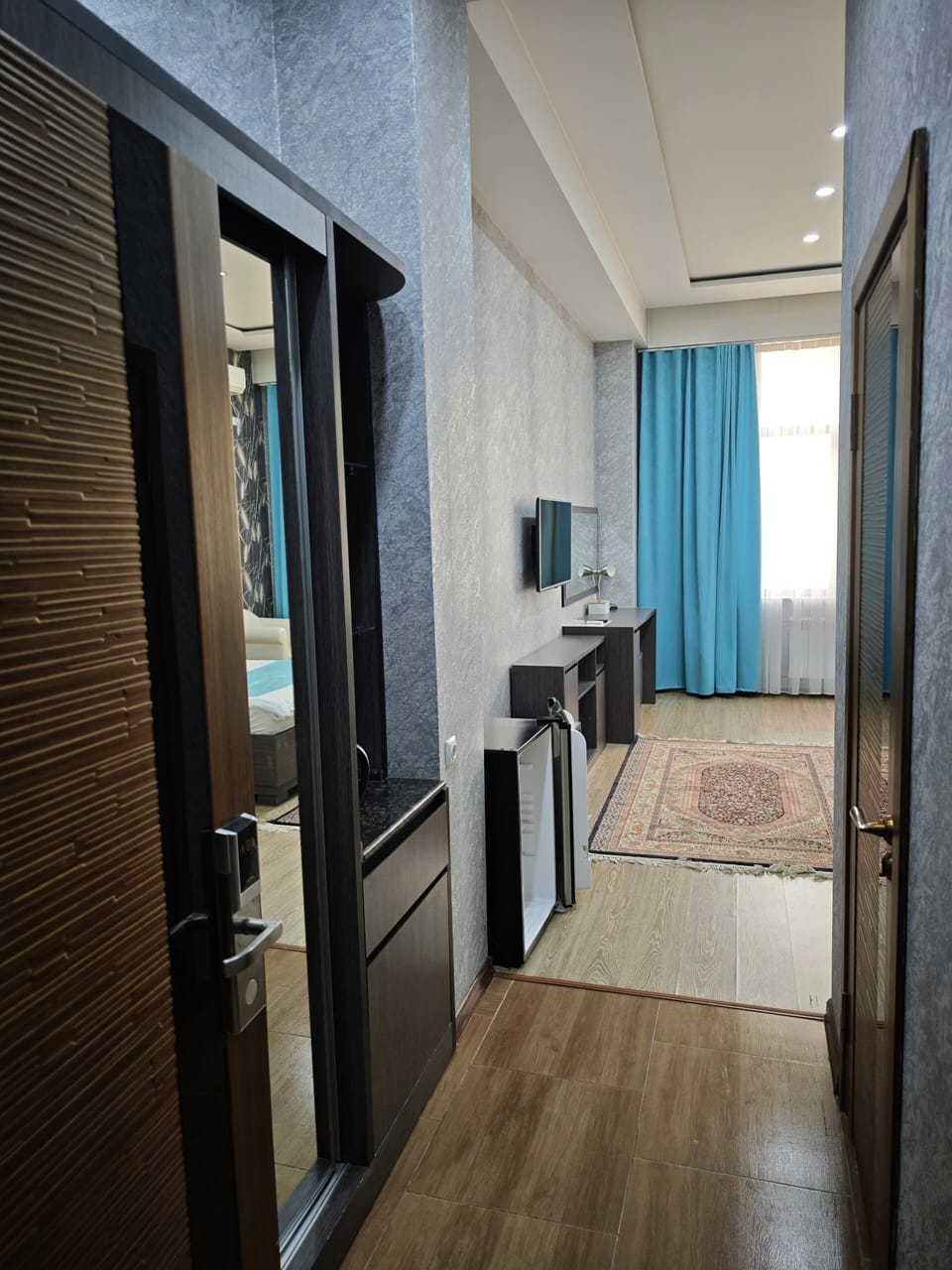 Luxury Suite, Courtyard View | In-room safe, desk, blackout drapes, soundproofing