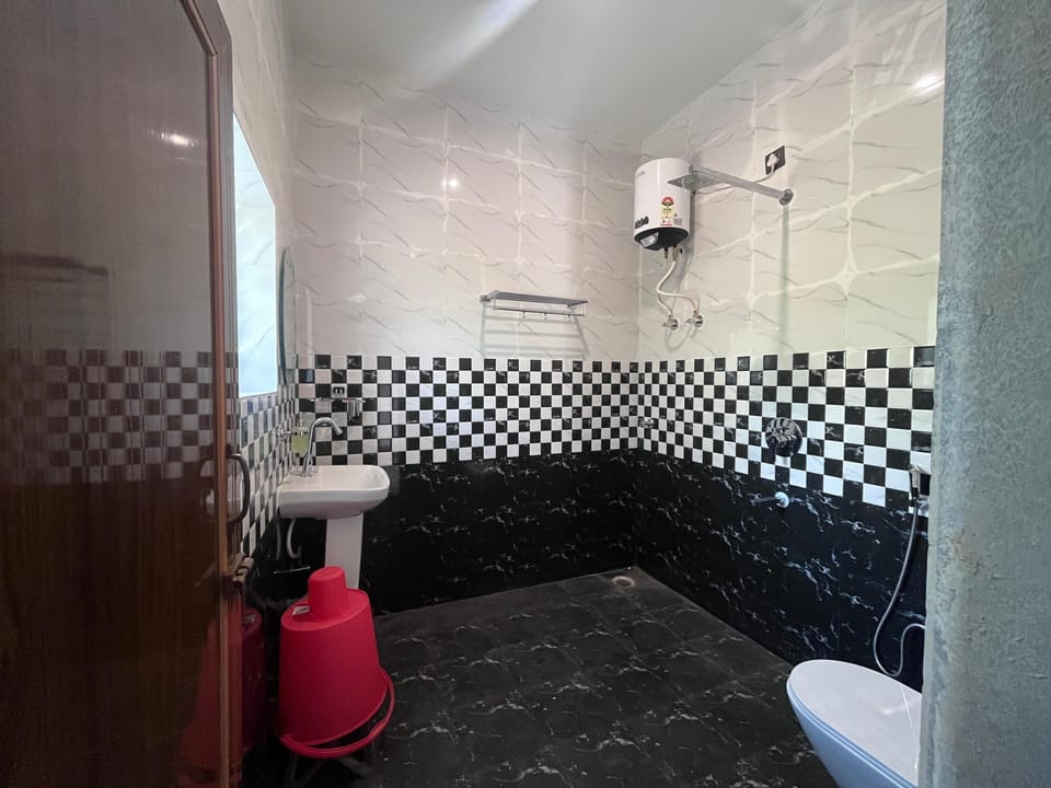 Shower, towels, soap