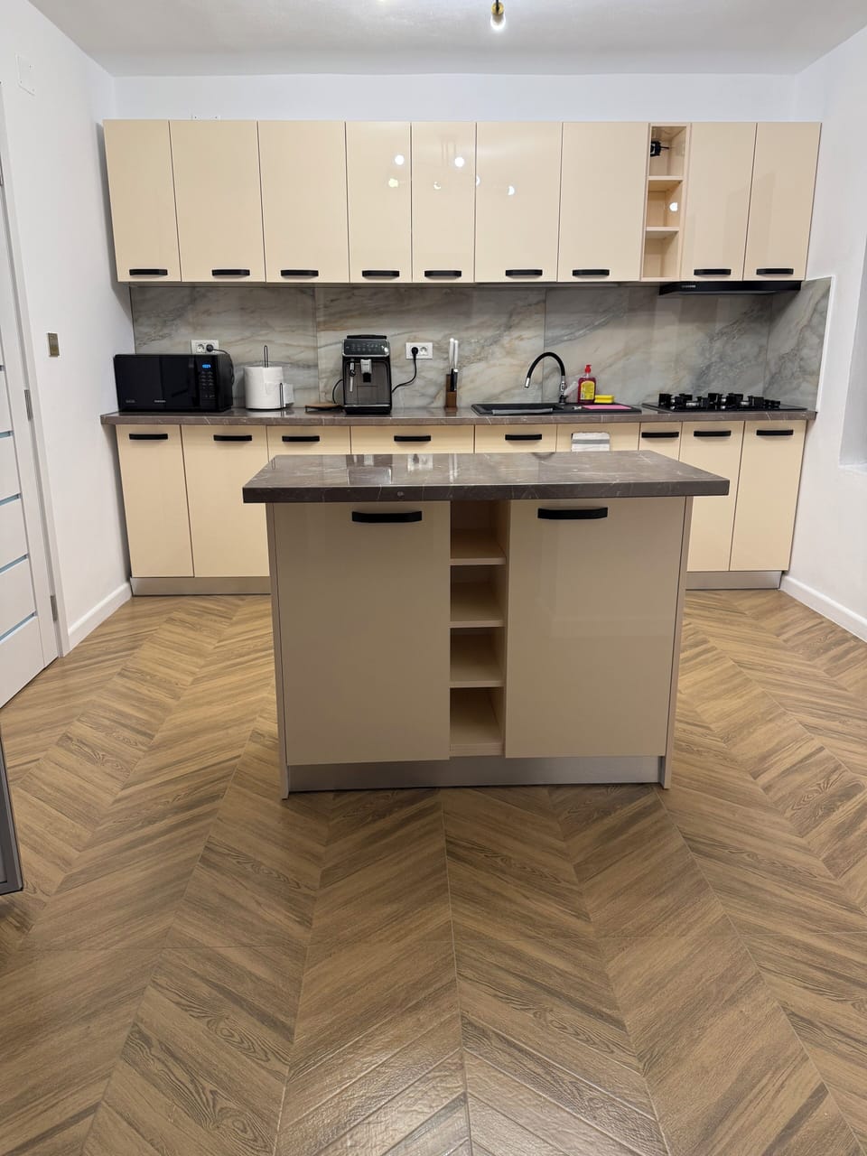 Espresso maker, coffee/tea maker, electric kettle
