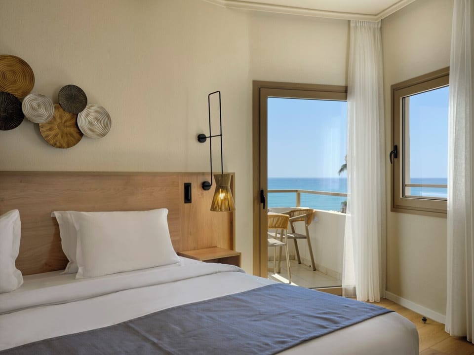 Superior Room Sea View | In-room safe, blackout drapes, free WiFi, bed sheets