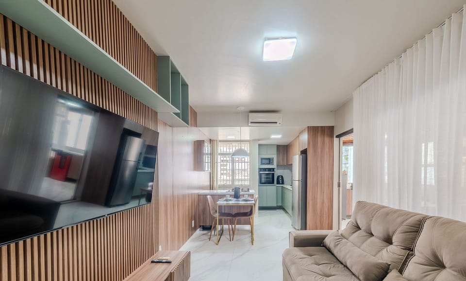 Basic Apartment | Living area | TV
