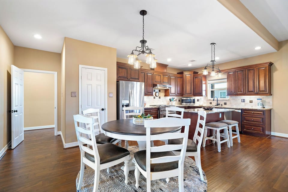House (4 Bedrooms) | Property amenity