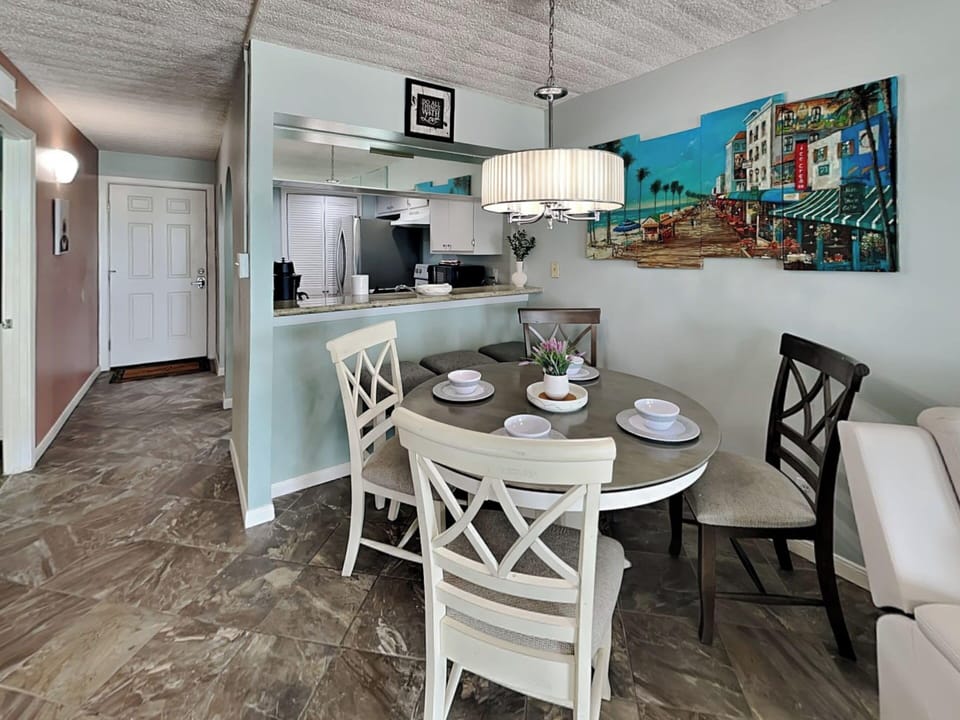 Condo (2 Bedrooms) | Property amenity