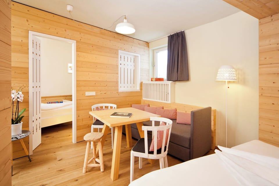 Family Studio, Mountain View | In-room safe, desk, laptop workspace, free WiFi