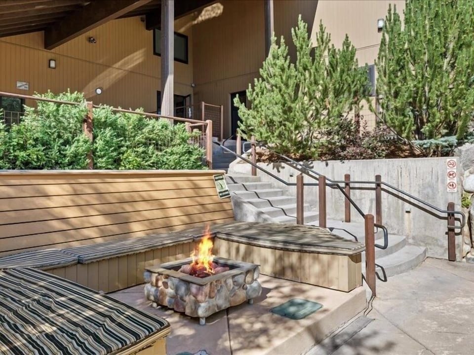 Condo, 1 Bedroom | Property grounds