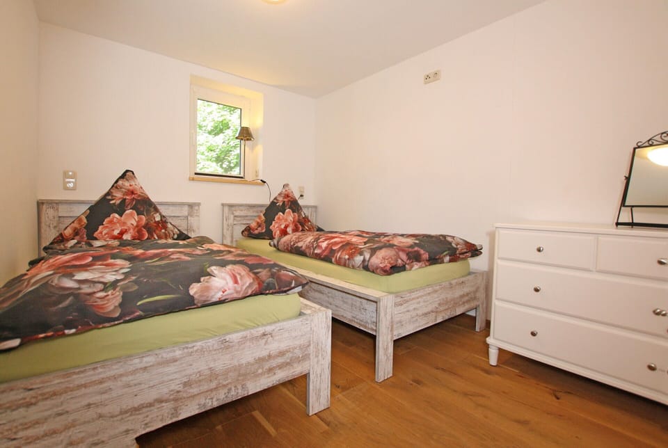 Apartment | 2 bedrooms, individually furnished, bed sheets