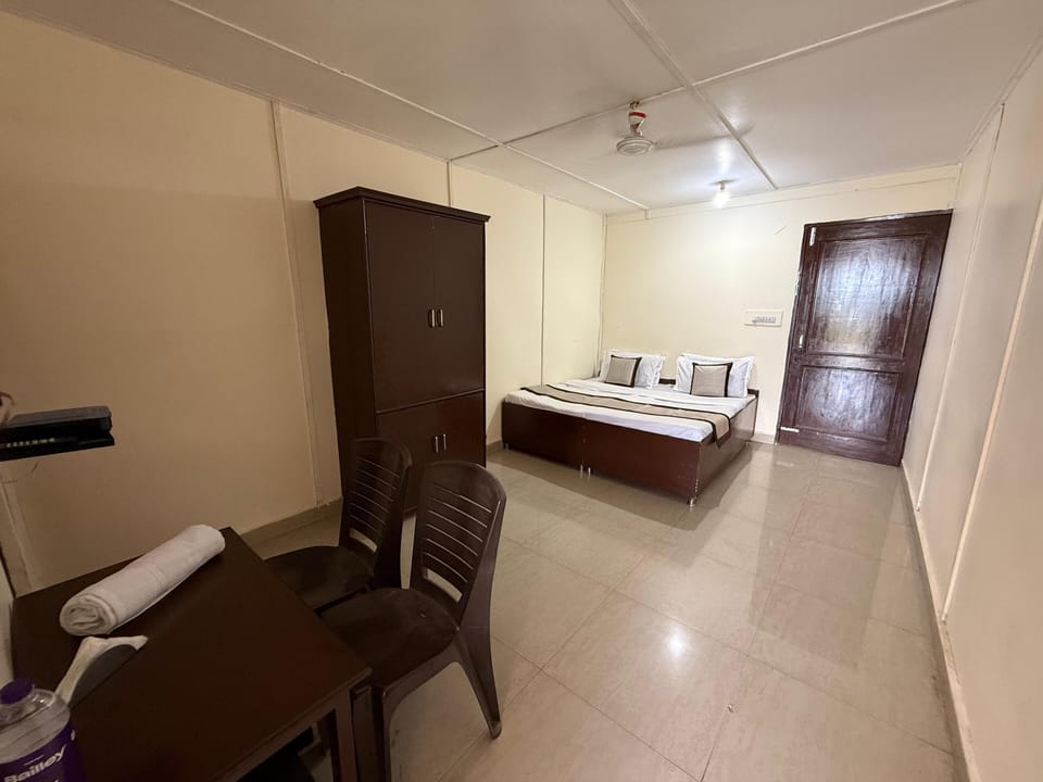 Deluxe Room, Balcony, Mountain View | Desk, WiFi (free)