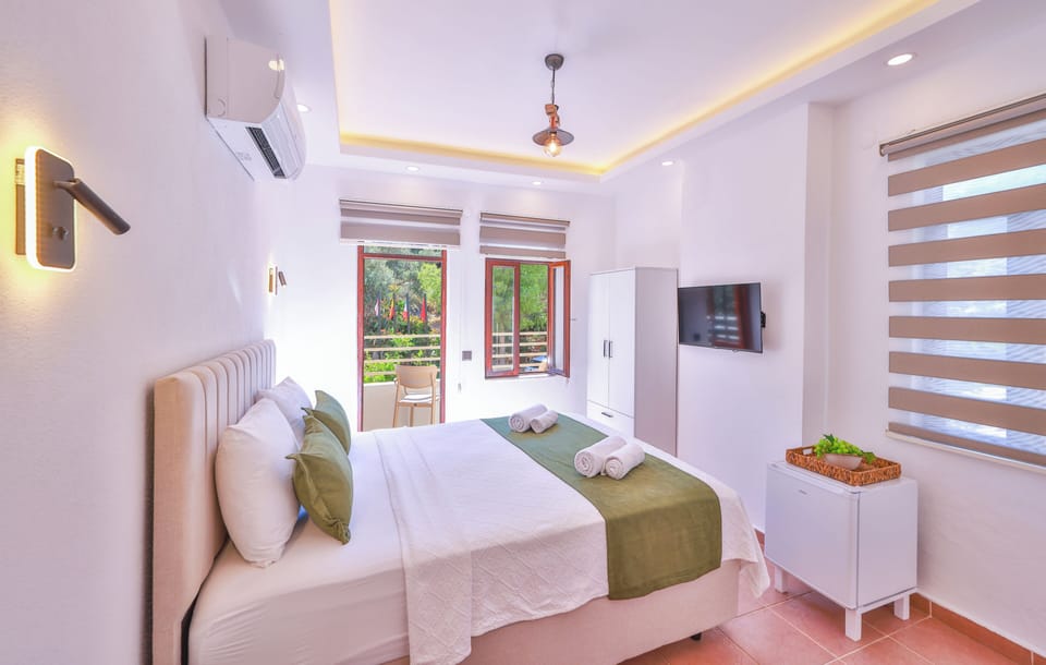 Standard Double Room, 1 Double Bed, Balcony, Mountain View | Iron/ironing board, free WiFi