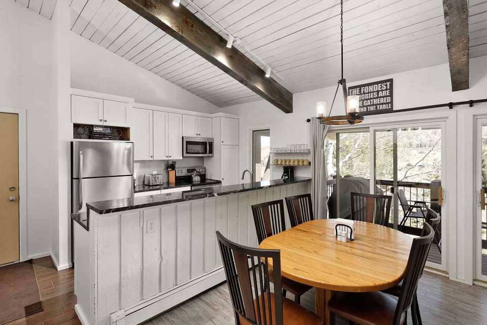 Condo, 3 Bedrooms | Dining