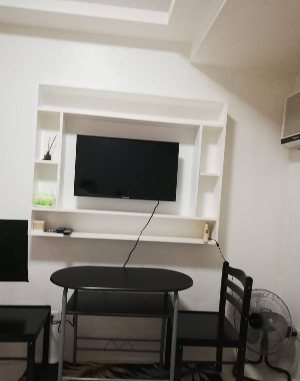 Condo, 1 Bedroom, Accessible | Living room