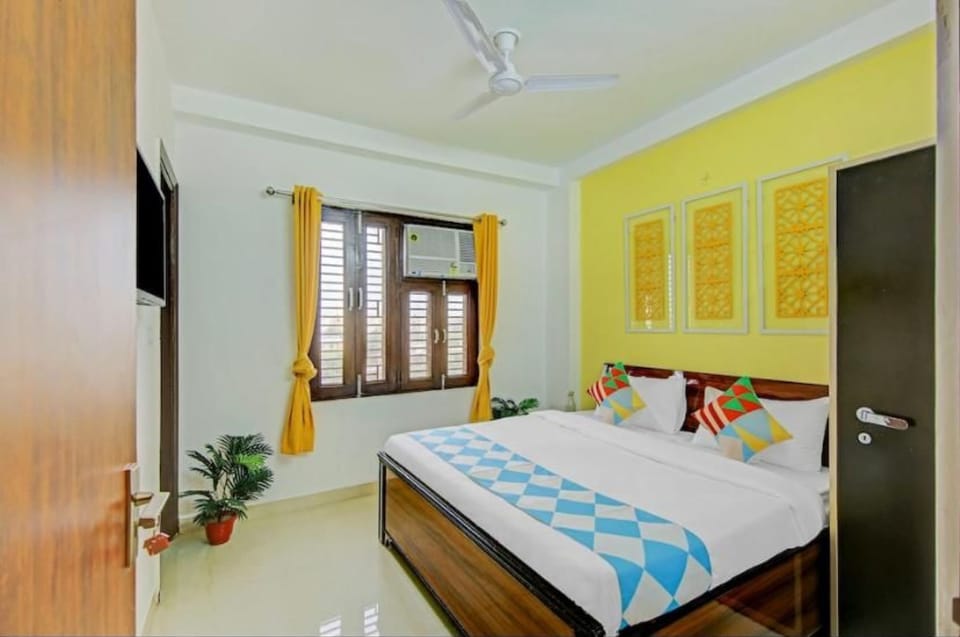 Deluxe Room | Rollaway beds, free WiFi, bed sheets