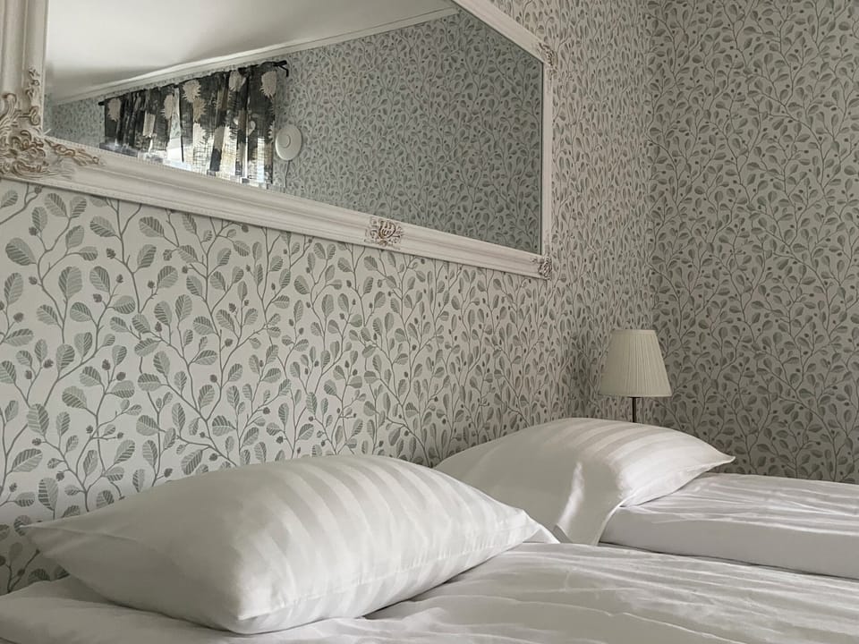 Classic Double or Twin Room, Non Smoking | WiFi (free), bed sheets