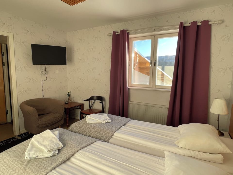 Classic Double or Twin Room, Mountainside | Free WiFi, bed sheets