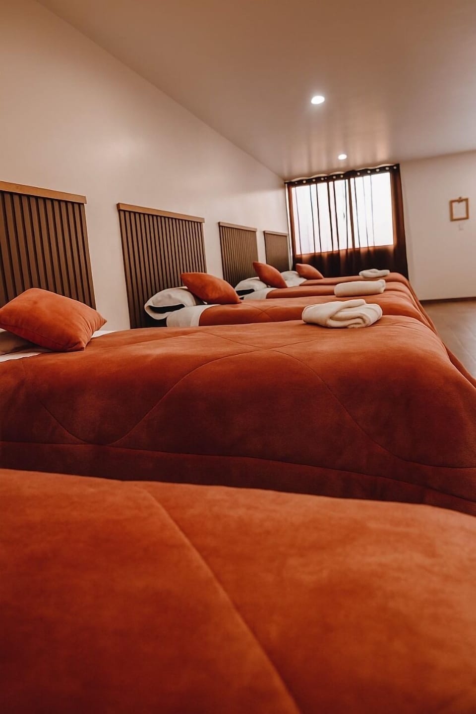 Quadruple Room | Desk, laptop workspace, WiFi (free)