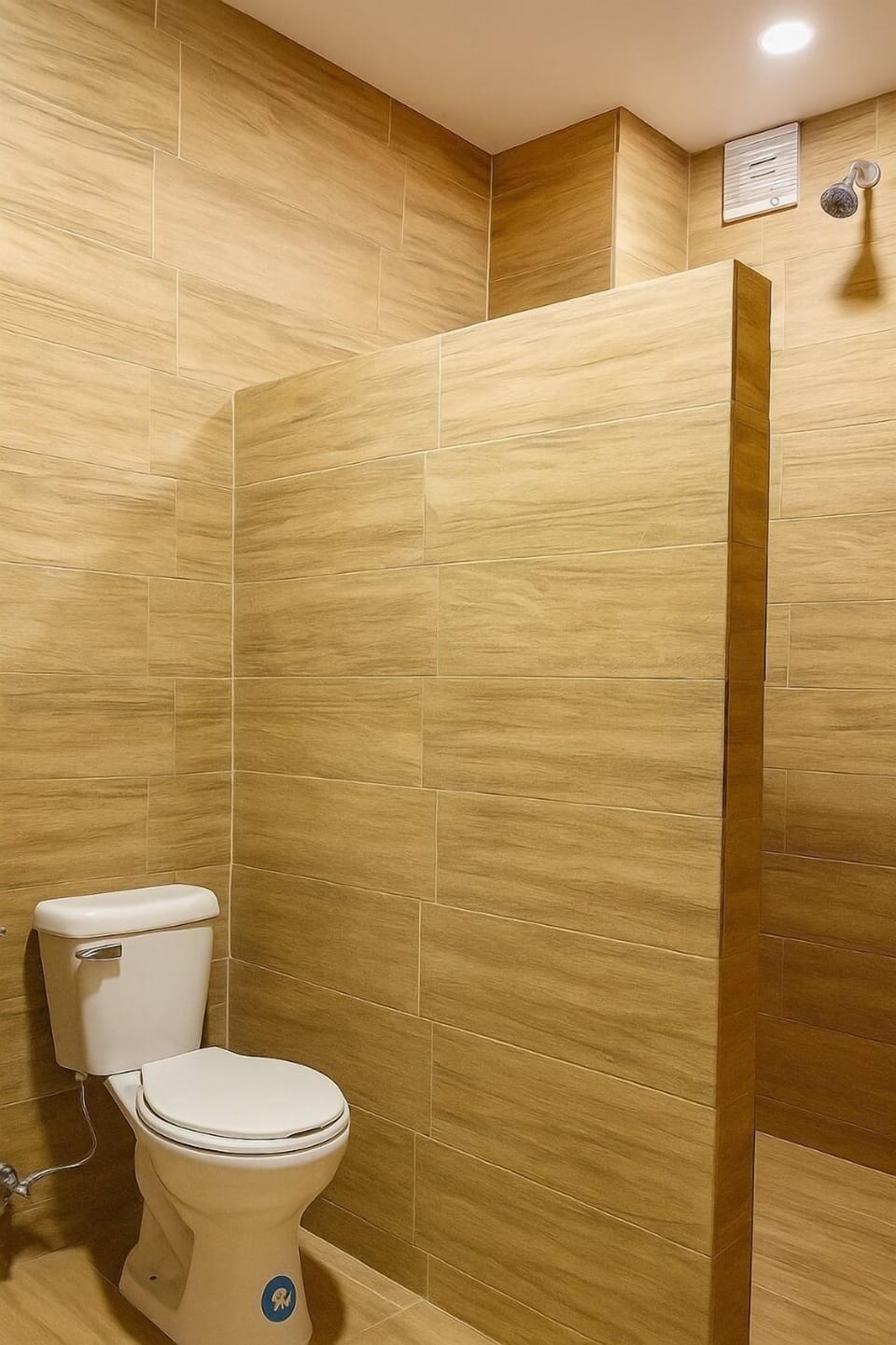 Double Room | Bathroom | Shower, towels, soap, shampoo