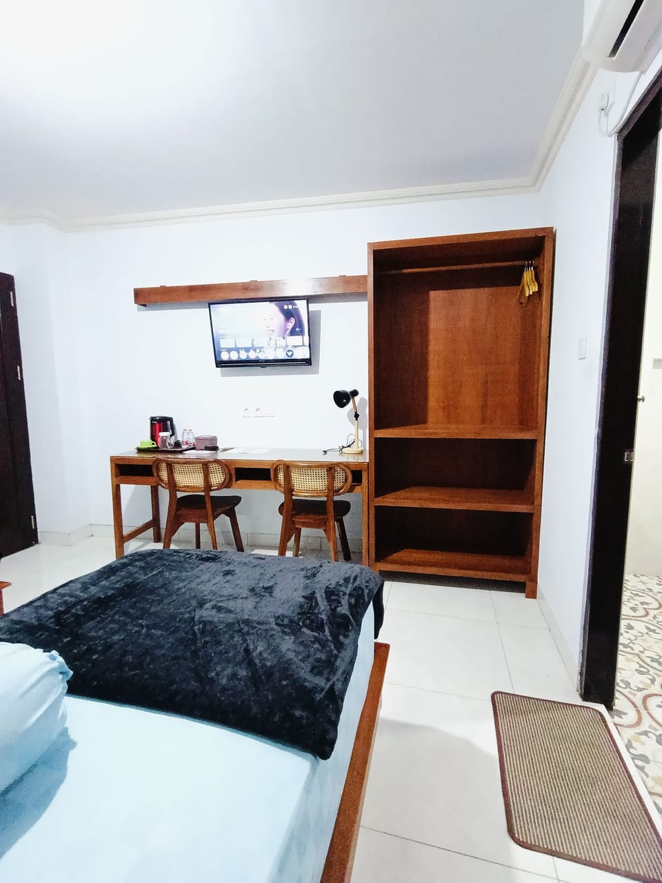 Superior Twin Room | Desk, laptop workspace, soundproofing, iron/ironing board