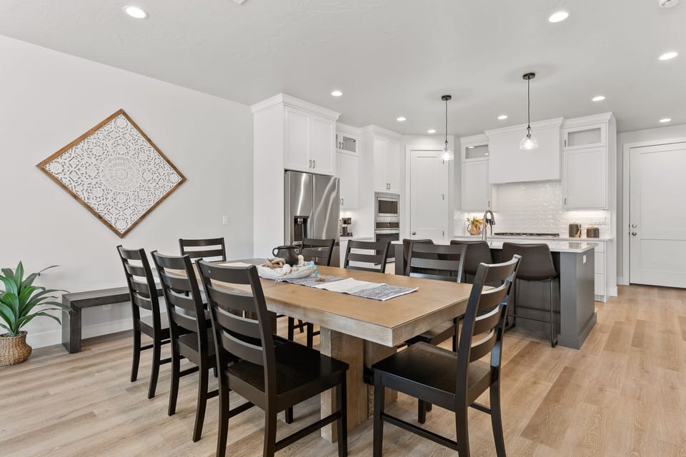 House, 5 Bedrooms | Dining