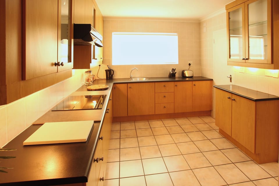 House, 3 Bedrooms, Sea View | Private kitchen