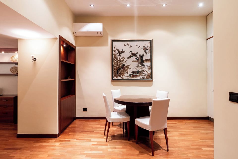 Apartment | Living area | 30-inch TV with satellite channels