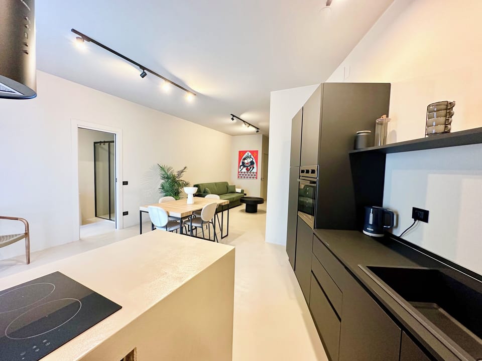 Deluxe Apartment | Private kitchen | Fridge, espresso maker