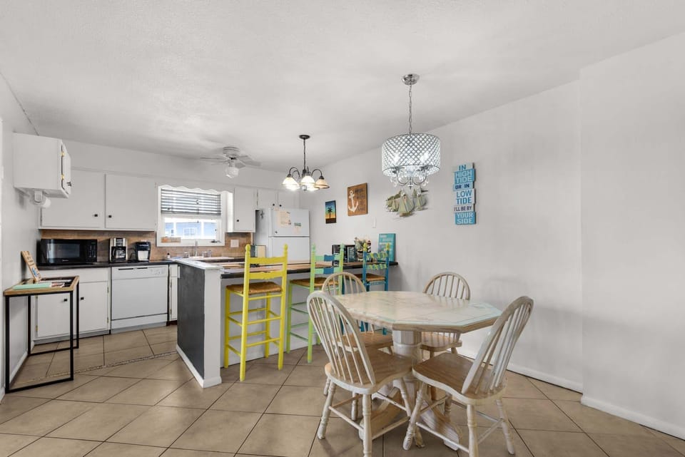 Condo, Multiple Beds (Boardwalk F1) | Dining