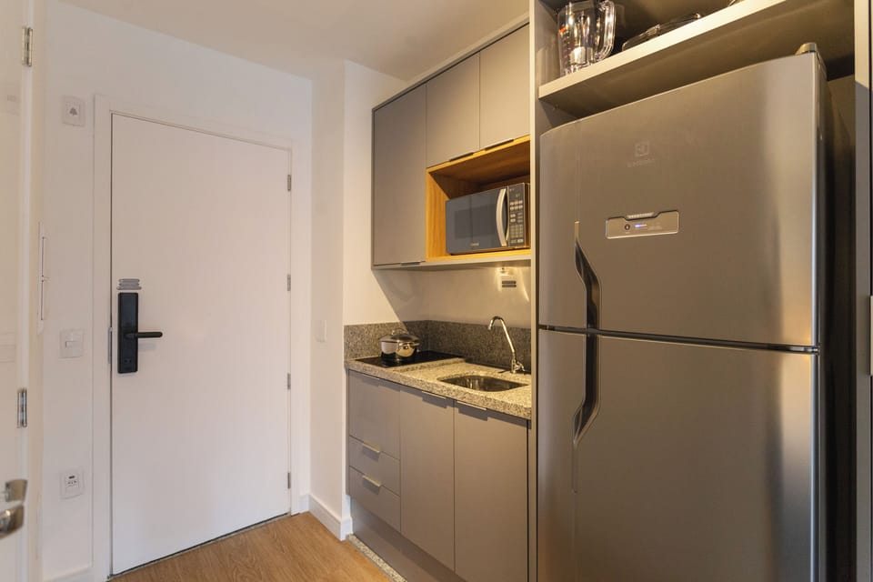 Studio | Private kitchen | Stovetop, cookware/dishes/utensils