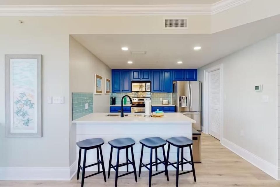 Condo, Multiple Beds (Seychelles 1701-Sandy Toes Retreat) | Private kitchen | Oven, toaster