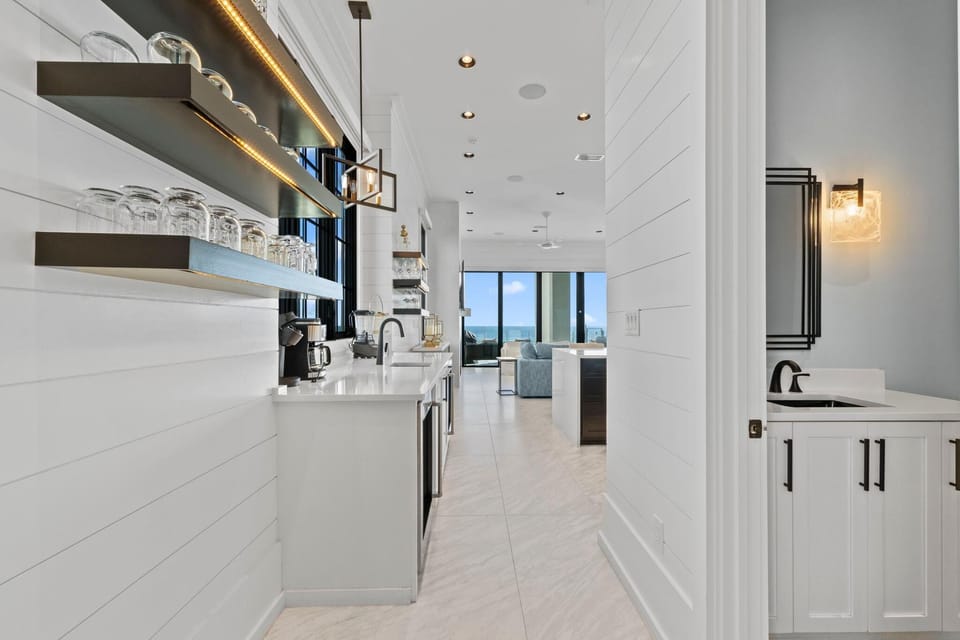 House, Multiple Beds (Sea La Vie at Eleanor Beach) | Private kitchen | Oven, toaster