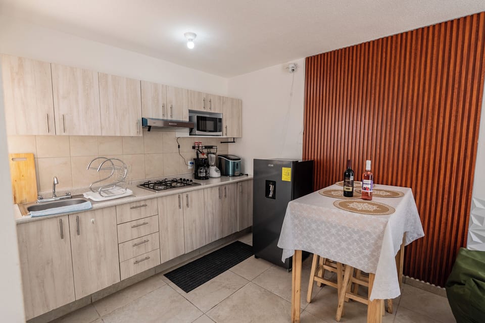 Family House, Pool View | Dining room