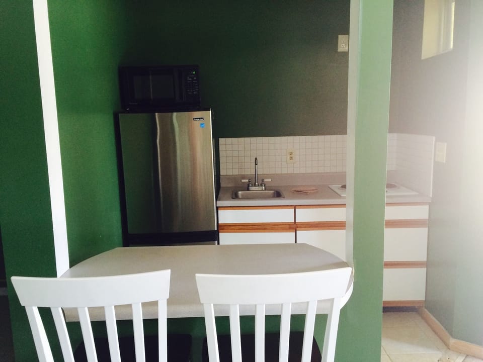 Suite, Kitchen | 1 bedroom, rollaway beds, free WiFi, bed sheets