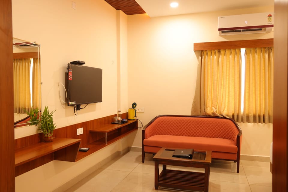 Luxury Studio, 1 Bedroom | In-room dining